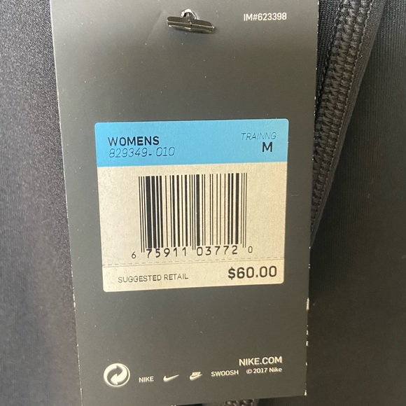 NWT Women’s Training Dri-Fit Quarter Zip - Picture 3 of 6